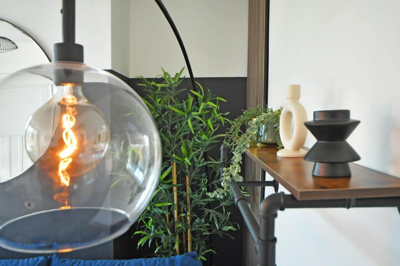 Lily House By Yourstays - Cosy 3 Bedroom House In Crewe Buitenkant foto