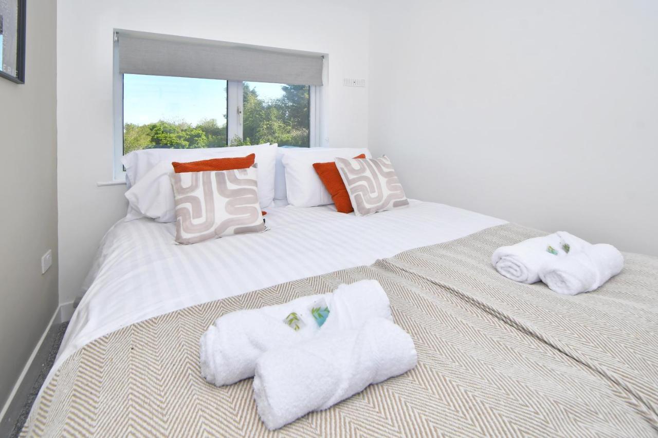 Lily House By Yourstays - Cosy 3 Bedroom House In Crewe Buitenkant foto